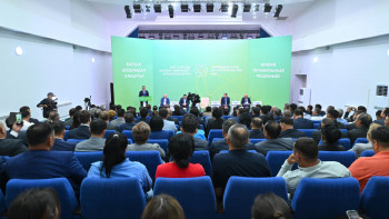 Фотография к новости: Сенат төрағасы Алматы облысының тұрғындарымен АЭС салу мәселесін талқылады