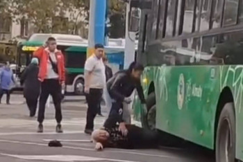 Фотография к новости: Алматыда зейнеткерді автобус қағып кетті