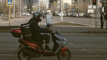 Фотография к новости: Алматыда мопедшілердің қатысуымен болған жол апатында 11 адам қаза тапты