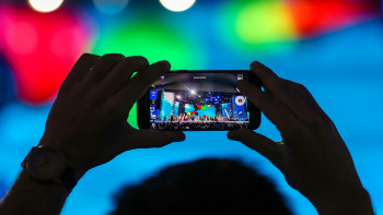 Фотография к новости: Қазақстандықтар қандай смартфон түрін жиі ұстайды?