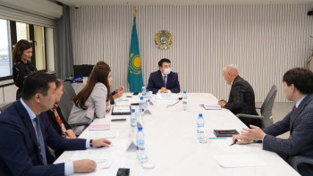 Фотография к новости: Оқу-ағарту министрі азаматтардың сауалдарына жауап берді