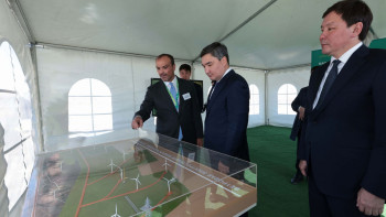 Фотография к новости: Олжас Бектенов Ақтөбе облысының Бадамша ауылына барды