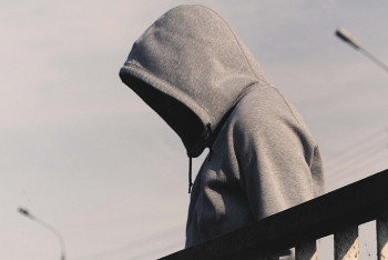 Фотография к новости: Алматыда жас жігіт көп қабатты үйден секіріп кетті