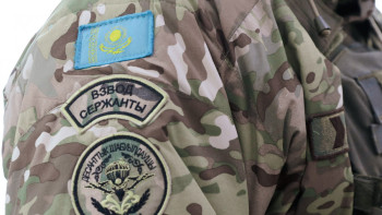 Фотография к новости: Президент пойызда сарбазды ұрған қаскөйлерді тауып, жауапқа тартуды тапсырды