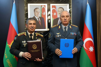 Фотография к новости: Қазақстан мен Әзербайжан қорғаныс министрлері маңызды келісімге қол қойды