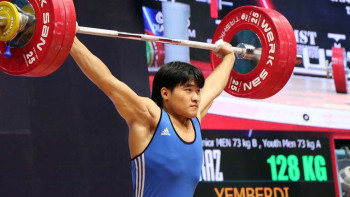 Фотография к новости: Едіге Емберді ауыр атлетикадан жастар арасында әлем чемпионы атанды