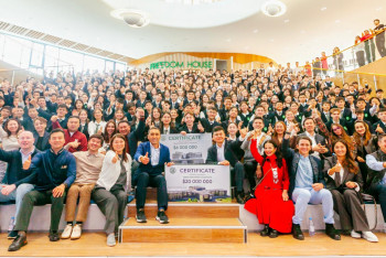 Фотография к новости: Кәсіпкер құны 20 млн доллар тұратын активтерін қазақстандық балаларға берді