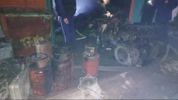 Фотография к новости: Өрт сөндірушілер Қарағандыда жарылыстың алдын алды