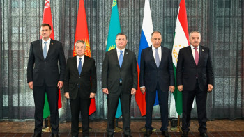 Фотография к новости: ҰҚШҰ-ға мүше елдердің Сыртқы істер министрлері жұмыс кездесуін өткізді