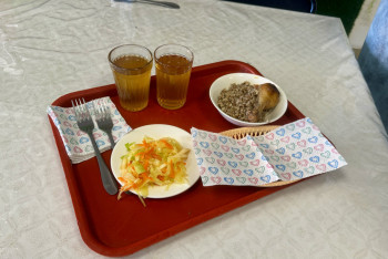 Фотография к новости: Қарағанды мектептерінде оқушыларды тегін тамақпен қамту қалай жүзеге асырылуда