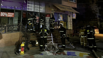 Фотография к новости: Ақтөбеде сауда үйі өртеніп кетті