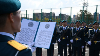 Фотография к новости: Сағадат Нұрмағамбетов атындағы әскери колледждің 90 кадеті әскери ант қабылдады