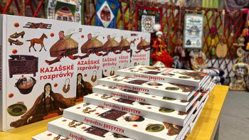 Фотография к новости: Словакияда «Ғажайып бақ» қазақ ертегілер жинағы жарық көрді