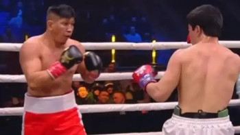 Фотография к новости: Қуат Хамитов пен Нұрберген Шәріпов Алматыда өткен бокс кешінде бақ сынады