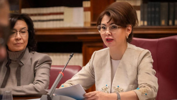 Фотография к новости: Аида Балаева қазақстандықтарды Еңбек күнімен құттықтады