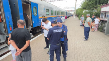 Фотография к новости: Пойыздан тәртіп бұзғаны үшін 100-ден астам жолаушы түсірілген