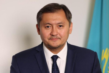 Фотография к новости: Саясат Нұрбек "Жоғары білім қызметкерлері" күнімен құттықтады