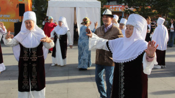 Фотография к новости: Ұлттық ұлан қарттарды мерекемен құттықтады