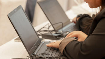 Фотография к новости: Депутаттар интернеттегі контентті бақылауға алуды ұсынды