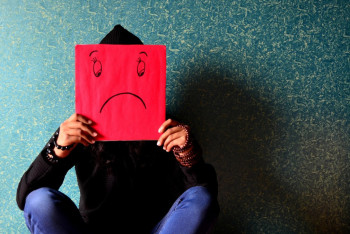 Фотография к новости: Телефондағы қауіпті ойын: Суицид дертінің алдын қалай аламыз