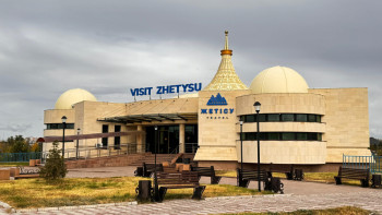 Фотография к новости: Жетісудағы Алтын-Емелге 20 мың турист келген