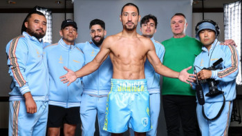 Фотография к новости: Жәнібек Әлімханұлы Андрей Михайловичті нокаутқа түсірді