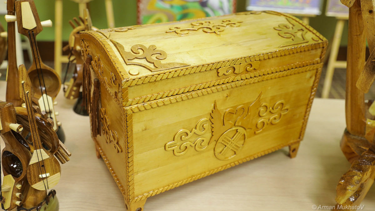  Арман Мухатов  -архив