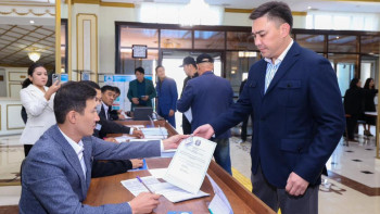 Фотография к новости: Шымкент әкімі АЭС бойынша референдумда дауыс берді