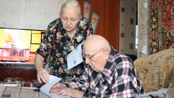 Фотография к новости: Ақтөбе облысындағы жалғыз соғыс ардагері дауыс берді