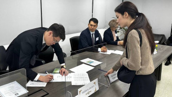 Фотография к новости: АЭС салу бойынша референдум: Кореяда алғашқы сайлаушы дауыс берді