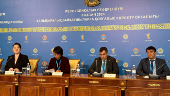 Фотография к новости: Кәдесый, бейнекамера: Шетелдік байқаушылар референдумда не байқаған