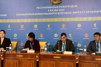 Фотография к новости: Кәдесый, бейнекамера: Шетелдік байқаушылар референдумда не байқаған