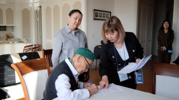 Фотография к новости: Жазушы Әкім Тарази референдумда дауыс берді