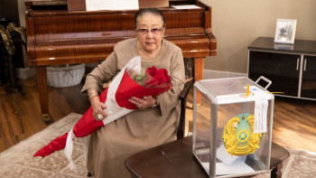 Фотография к новости: Бибігүл Төлегенова референдумға қатысты