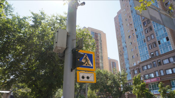 Фотография к новости: Алматыда 19 жастағы қыз 14-қабаттан құлап кетті