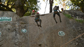 Фотография к новости: Гималай тау бөктерінде әскери қызметшілер тапсырмаларды пысықтап жатыр