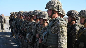 Фотография к новости: Каспийдегі жаттығу: әскери тікұшақтар мен кеме артиллериясының күші сыналды