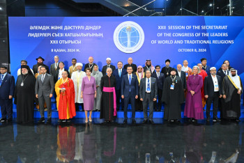 Фотография к новости: Әшімбаев съезд хатшылығына қатысушылармен екіжақты кездесулер өткізді