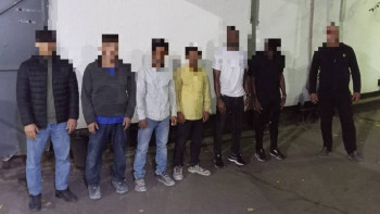 Фотография к новости: Алматыда заңсыз жүрген шетелдіктер елден қуылды