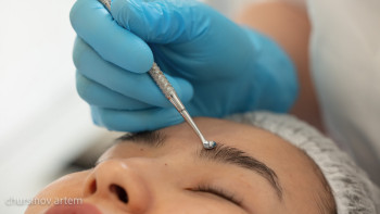 Фотография к новости: Косметикалық қызметпен заңсыз айналысқан астаналық 1,5 жылға сотталды