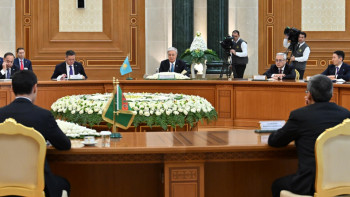 Фотография к новости: Тоқаев пен Бердімұхамедов  кеңейтілген құрамда келіссөз жүргізді