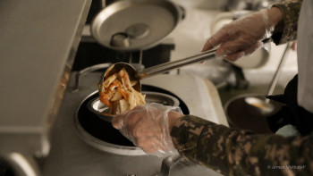 Фотография к новости: Күніне 2 мың теңге: Депутат спортшы мен сарбаздың тамағына бөлінетін ақшаны салыстырды