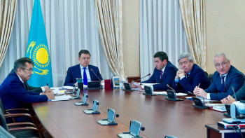 Фотография к новости: Қанат Бозымбаев өңірлердің 2025 жылғы қысқы кезең мен су тасқынына дайындығын тексерді