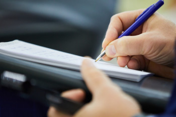 Фотография к новости: Алматыда тұрғындардың 6 мыңнан астам өтінімі қаралды