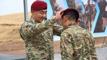 Фотография к новости: 29 жауынгер алғаш рет күрең қызыл берет кию құқығын иеленді