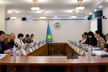 Фотография к новости: Министрлер мүгедектігі бар адамдарға қызмет көрсету мәселелерін талқылады
