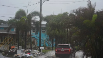Фотография к новости: Милтон дауылы. Қазақстандық студен жағдайдың қалай болып жатқанын айтып берді