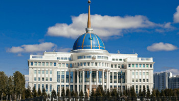 Фотография к новости: Президент экс-сенатор Ләззат Қалтаеваға алғыс білдірді