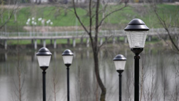 Фотография к новости: Алматыда жыл басынан бері 25 мыңнан астам шам ауыстырылды