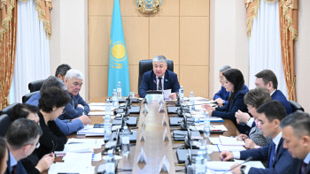 Фотография к новости: Сенаторлар тұрғын үй жағдайын жақсартуды көздейтін заңды талқылады